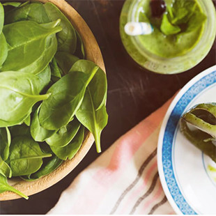 Spinnach och Kale. Livsmedel som kommer att öka din fertilitet